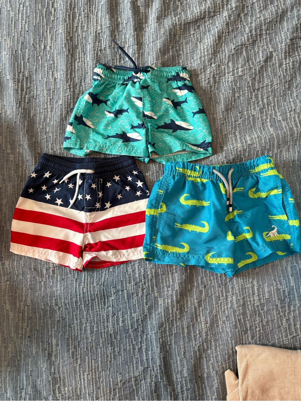 Bundle of swim trunks – multiple sizes